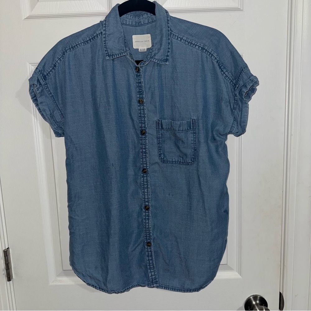 American Eagle Womens XS‎ Chambray Short Sleeve Button Down Shirt Blue